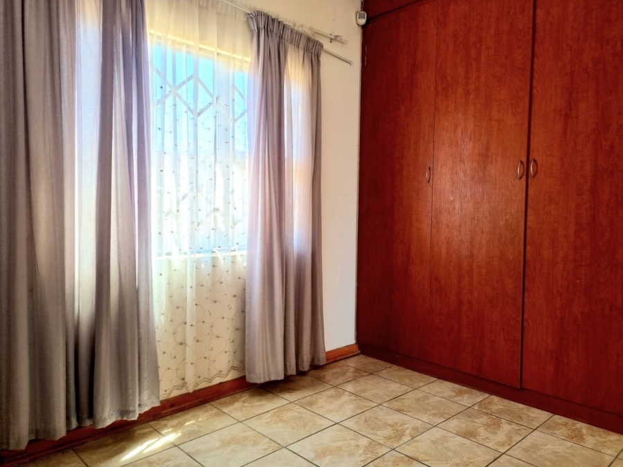 2 Bedroom Property for Sale in De Beers Northern Cape